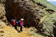 22 Profonda fessura nel terreno